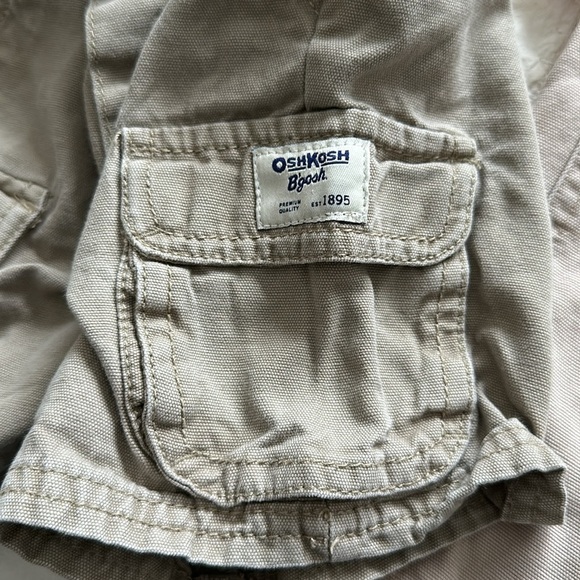 18-24m Osh Kosh shorts and short sleeve onsie shirt,chaps and old navy overalls - Picture 4 of 16